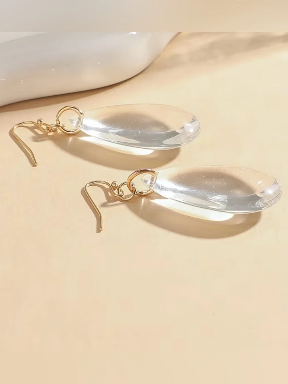 NEW! Gold Drop Clear Teardrop Earrings 🫧 B0-5